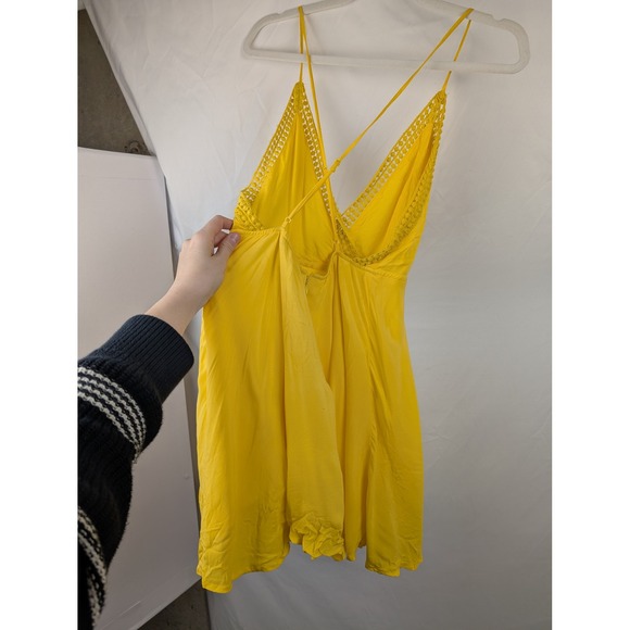 Forever 21 Butter Yellow V Neck Crochet Lace Cami S Y2K Dainty Fairy Layering - Picture 6 of 10